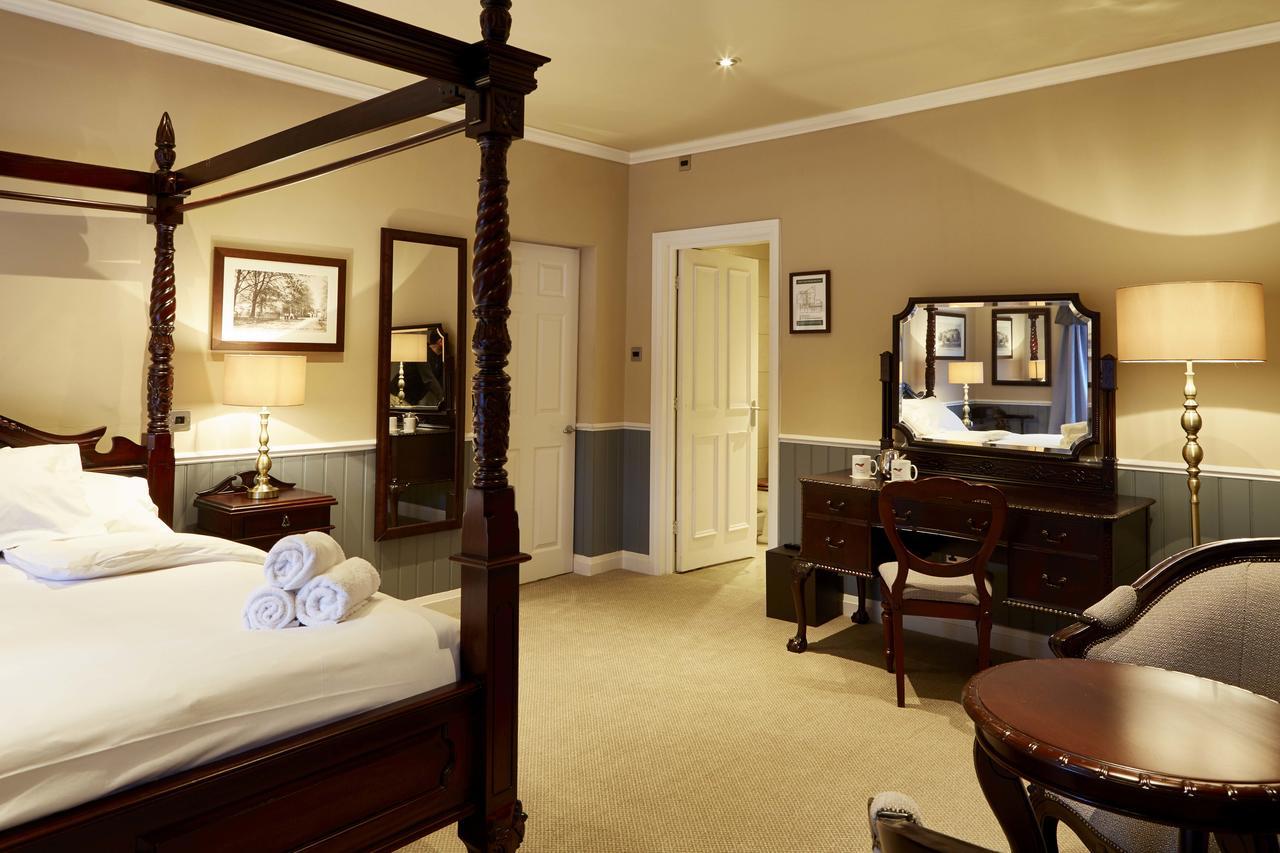 The Golden Pheasant Hotel Knutsford Eksteriør billede